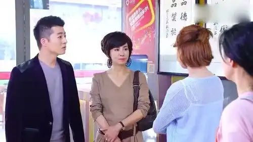 母亲找儿子找到情敌家,被情敌女儿怼出门

