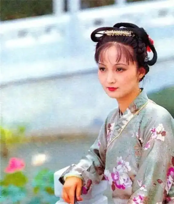 解读红楼梦为何说平儿力保尤二姐是高招
