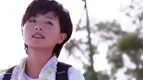 我家有喜女孩暗恋眼前的男子,她为什么不勇敢地表白呢
