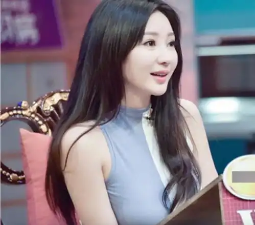 柳岩衣品大变第一次穿的那么保守,网友难道是想嫁人了
