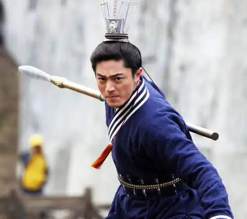 如果武动乾坤换男主,网友换成图4,播放量估计能破60亿
