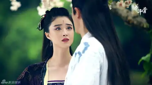 组图花千骨曝蒋欣剧照红唇紫衣演悲情
