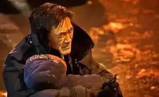 年度最催泪的一组照片活着很辛酸,人间却值得
