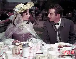 艳后病逝两夺奥斯卡影后临终前自传爆骇人八卦
