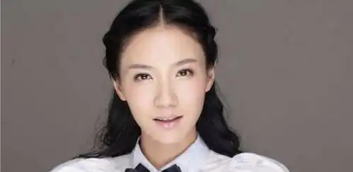 油腻大王隐藏多年的老婆,原来是童年女神,她才是真正的低嫁
