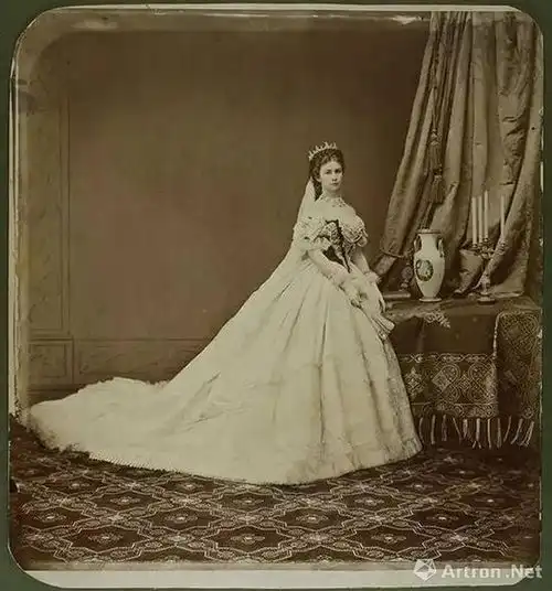 去上博看真实的茜茜公主和匈牙利贵族生活
