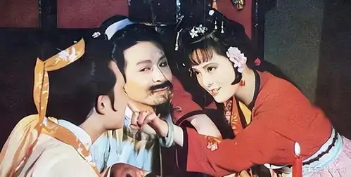 红楼梦最无耻的官家小姐既污秽了肉体,也弄脏了灵魂
