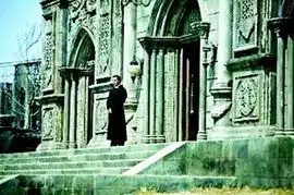 金陵十三钗剧照首度曝光教堂气势恢弘
