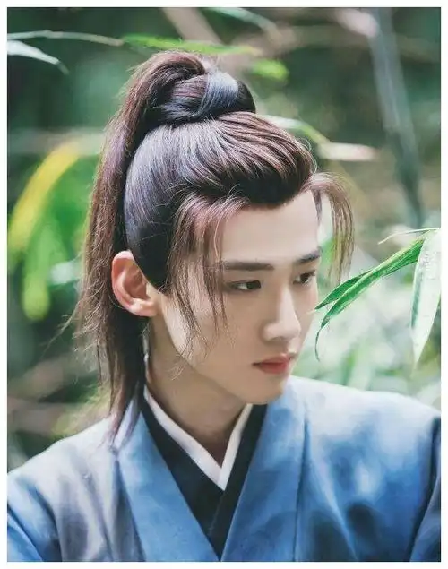 肖战王一博任嘉伦白敬亭,谁的古装造型让你一见倾心