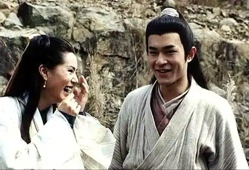 老版神雕侠侣幕后珍贵照片,郭襄抱着大雕,经典永不过时