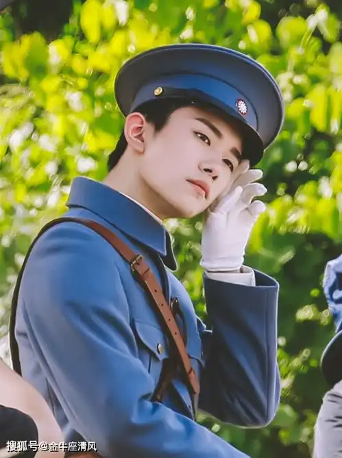 易烊千玺新剧来袭,发布民国剧照,土匪造型也可以帅出新高度