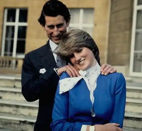 39年前,怀有身孕的戴安娜失足从楼梯滚下,查尔斯照样出宫骑马