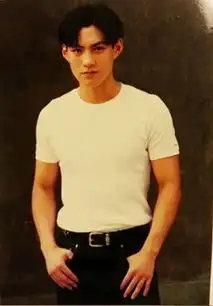 老牌男神青涩照完爆当红小鲜肉