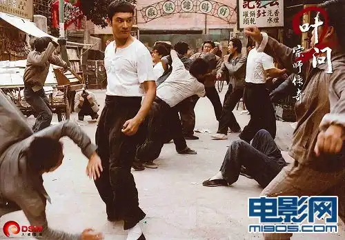 叶问2曝剧照黄晓明扮功夫高手酷似李小龙
