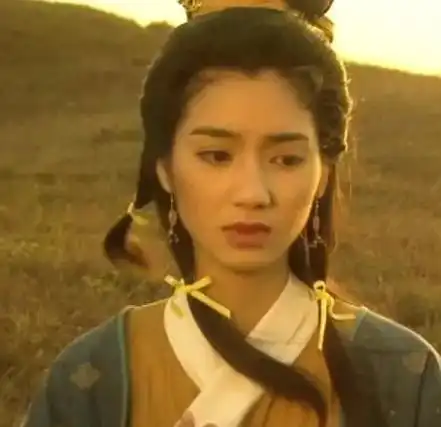 朱茵蔡少芬陈法蓉洪欣合影,互发丑照p成蛇精脸洪欣下手最狠
