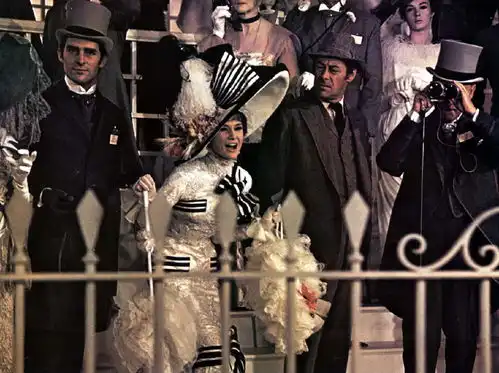 经典电影窈窕淑女底层卖花女跻身上流社会,她是怎么做到的