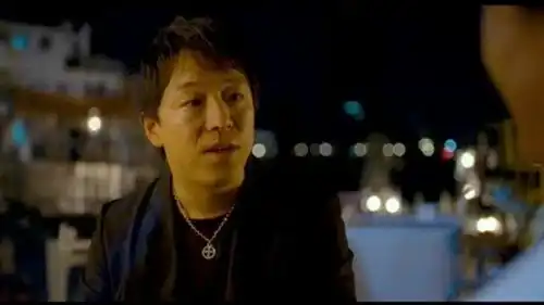 痞子英雄黄渤做珠宝交易,谁知钱刚拿到手,危险就随之而来
