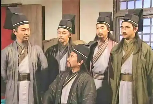 倚天屠龙记中,对于宋青书和张无忌,武当七侠更喜爱谁一点