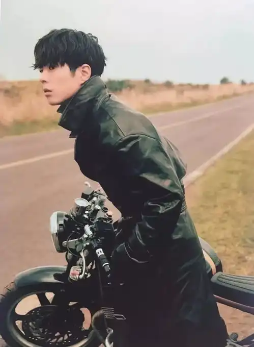 坏男孩朴宝剑上线搭档寄生虫女主朴素丹拍摄新剧