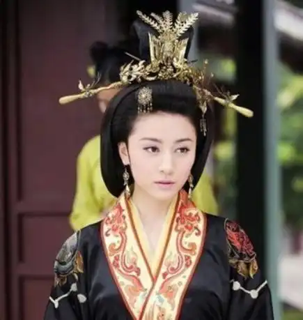 她是汉人出身,却掌少数民族政权数年,被赞千古一后不输武则天
