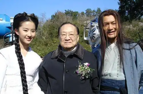 刘亦菲有多适合小龙女曾被金庸力邀出演,未公开剧照美若天仙
