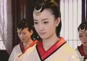 她是金融世家出身,干爹扶她上位,整容成毁容,今取出假体秒变小仙女