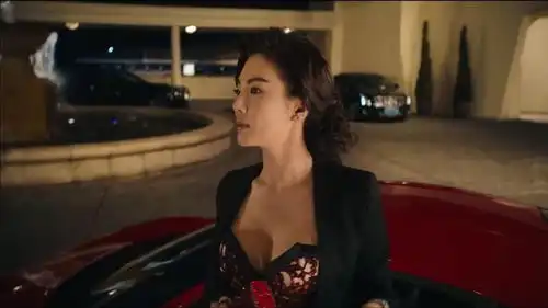 美人鱼周星驰这部戏最大的看点就是胸特别是张雨绮实在太吸睛了
