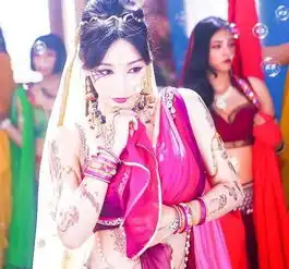 柳岩印度化身妖娆舞娘,引得众人狂叫