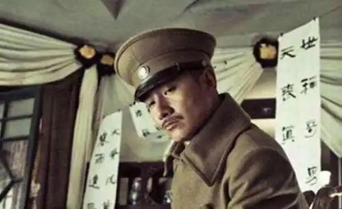 张作霖死前叮嘱副官不能让此人进入东北,我儿不是他对手