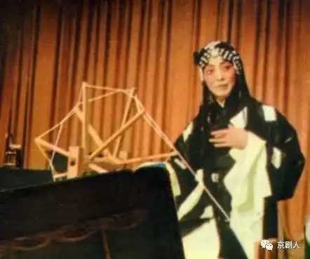 梅派名剧生死恨耳边厢又听得初更鼓响