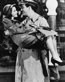 又到该穿风衣的季节了
