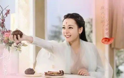 热巴葛优合作微电影cos宇航员,热巴小碎步呆萌,马尾辫御姐范十足
