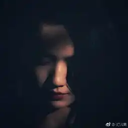 39岁的汤唯被网友抓拍,没修过的照片竟然比杂志还要惊艳