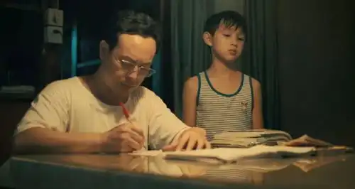 隐秘的角落朱朝阳父子的恩怨,是从3年前的电影开始的
