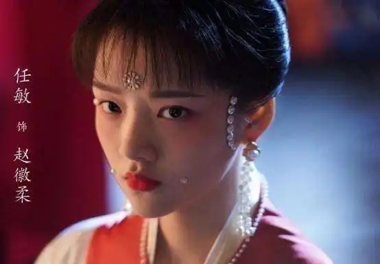 她是悲伤逆流成河的路遥,入戏太深而抑郁,今美到不敢认