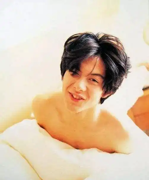 他被称为日本最后美少年,却从风靡亚洲到名声大落