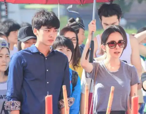 古剑奇谭开机照曝光,杨幂站在最前面,有谁看到热巴站在哪
