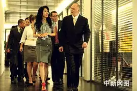 莫文蔚pk众多美女暧昧抚摸黄立行眼神热辣
