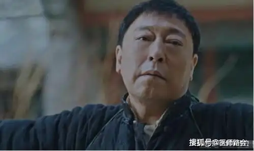 苏大强到吴彦祖真的只差一个眼袋吗,那你是不知道吴彦祖有多帅
