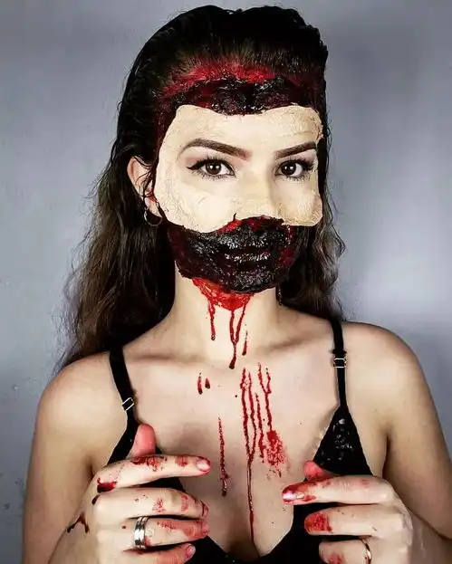 小scos精灵旅社,j姐lv丧尸妆万圣节是化妆界的大轰趴
