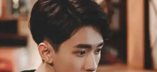 有翡还未播,王一博另一新剧定档,冲着主演颜值,追定了
