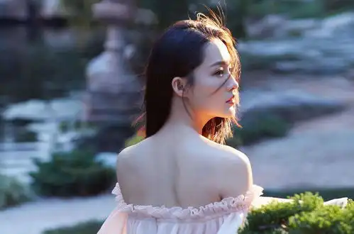 李沁古装新剧即将来袭,合作演技派男主,光看剧照就心动不已
