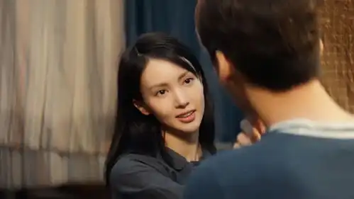 曾被嘲嘴歪,霸气回应曾是宫逗萌妃,隐秘而伟大中强势变身