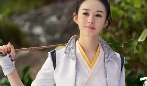 有翡再次发布新剧照,王一博俊朗飘逸,赵丽颖又飒又美
