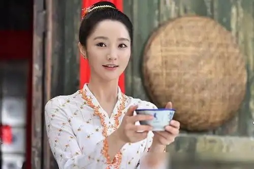 小娘惹月娘被迫嫁给刘一刀,却在新婚当晚结拜,成为拜把兄妹
