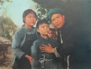 12岁时凭闪闪的红星一举成名,今转行当导演
