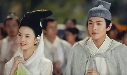 刚火就被就被雪藏,如今连播3部剧,境遇太虐的她总算苦尽甘来了
