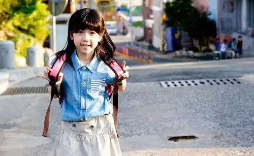 我没有勇气看电影嘉年华,现实偏要演给我看
