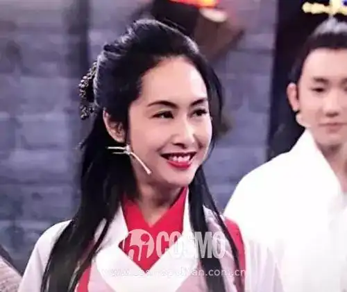 红人馆朱茵上节目再扮紫霞仙子,她和黄贯中的爱情故事远比电影来的完满