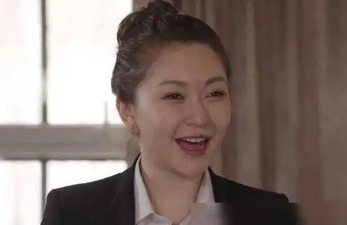 乡村爱情中的宝藏女孩,被造型封印颜值,生活照美翻天
